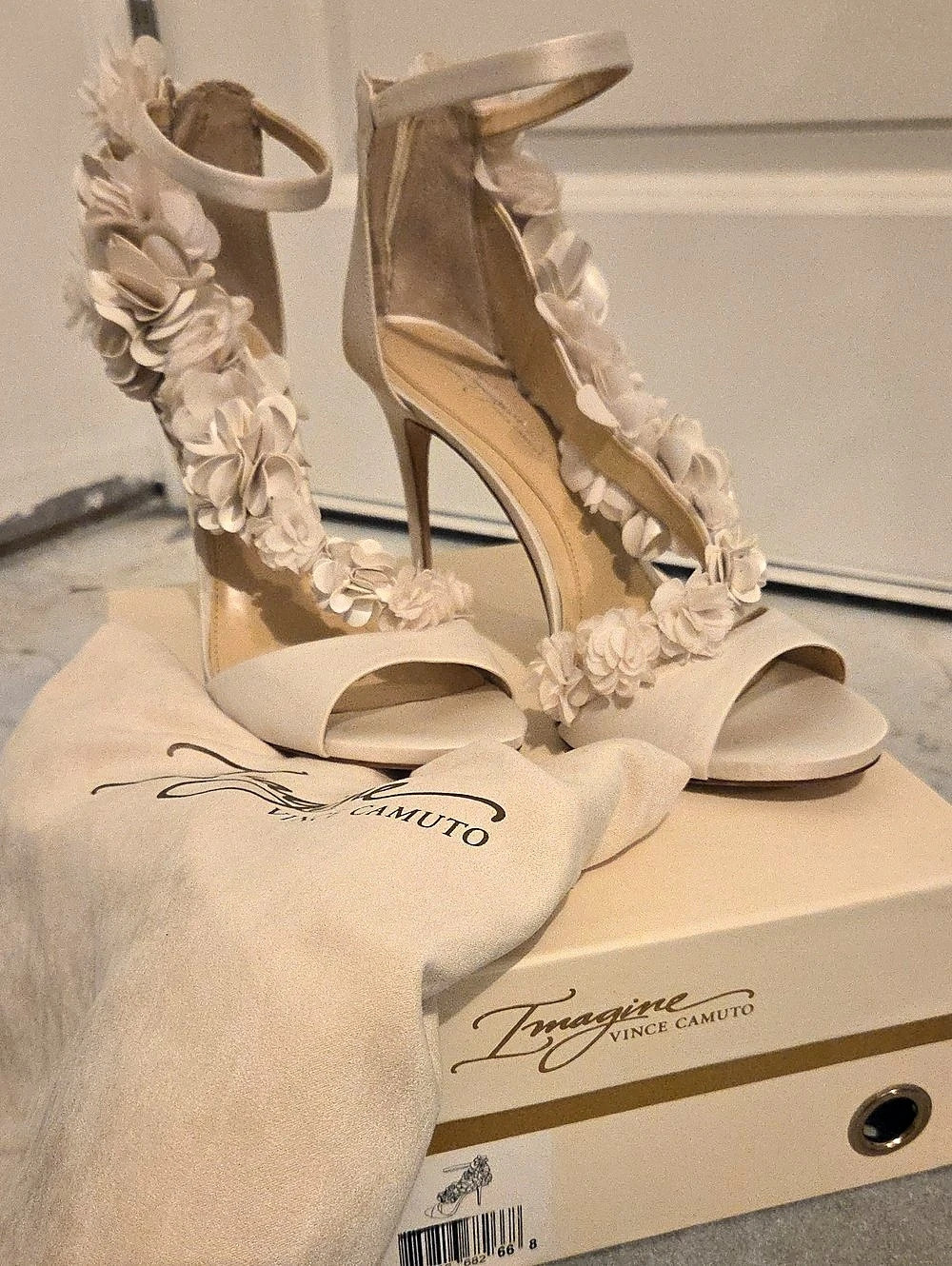 Imagine Vince Camuto Floral Ankle Strap Heels in Cream Size 10 NWT